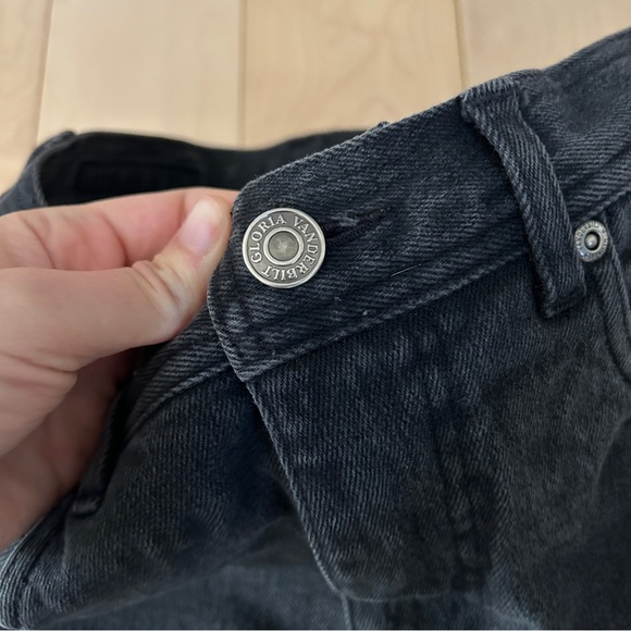 Gloria Vanderbilt Black Denim Cuffed Jeans - Picture 6 of 6